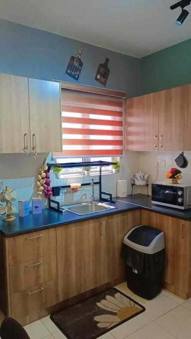 Er Homestay 2R1B Suite Nearby Klia Terminal Sepang Exteriör bild